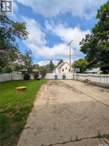 4366 Price Avenue, Gull Lake, SK - Outdoor