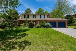11 FORESTWOOD LANE Barrie, ON L4N 7S5