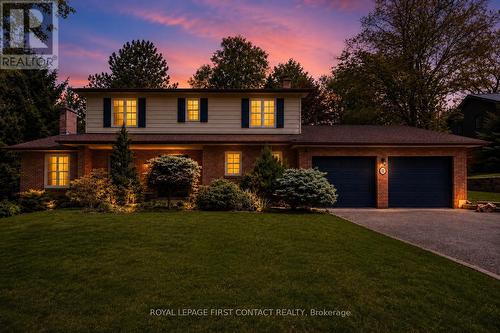 11 FORESTWOOD LANE  Barrie, ON L4N 7S5