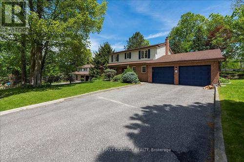 11 FORESTWOOD LANE  Barrie, ON L4N 7S5
