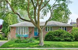 109 CHAPMAN ROAD  Toronto, ON M9P 1E9