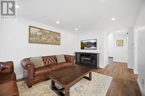 4119 Continental Drive, Burlington, ON - Indoor Photo Showing Living Room With Fireplace