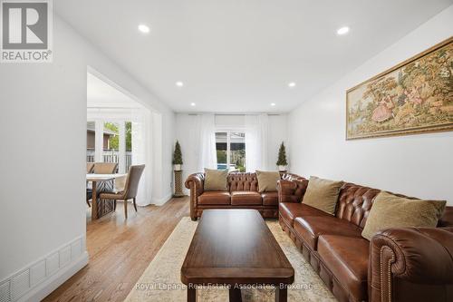 4119 Continental Drive, Burlington, ON - Indoor Photo Showing Living Room