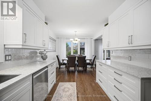 4119 Continental Drive, Burlington, ON - Indoor Photo Showing Kitchen
