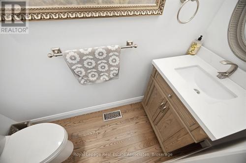 4119 Continental Drive, Burlington, ON - Indoor Photo Showing Bathroom