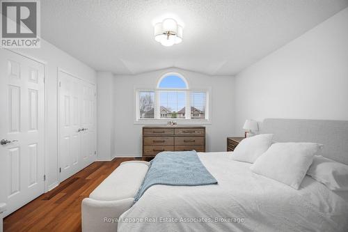 4119 Continental Drive, Burlington, ON - Indoor Photo Showing Bedroom