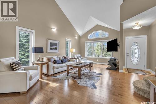 #26 Estates Drive, Elk Ridge, SK - Indoor Photo Showing Living Room