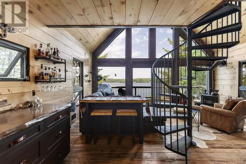 188 Cottage Rd, Echo Bay, ON - Indoor