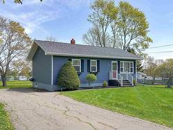 17 Poplar Avenue  Charlottetown, PE C1A 6S8