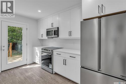 1428 E Avenue N, Saskatoon, SK - Indoor Photo Showing Kitchen