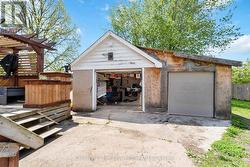 Garage with room for work space - 