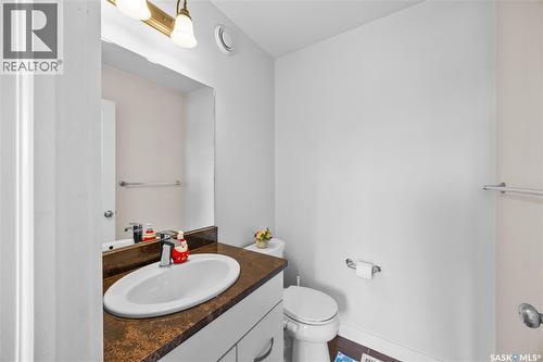 806 Stonebridge Common, Saskatoon, SK - Indoor Photo Showing Bathroom