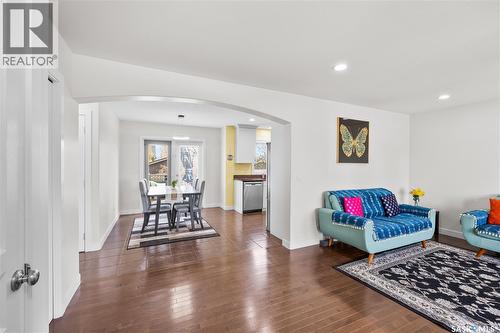806 Stonebridge Common, Saskatoon, SK - Indoor Photo Showing Living Room
