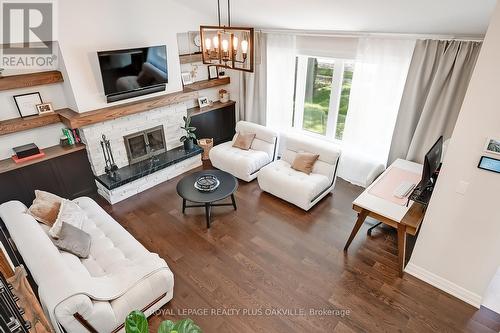 3531 Gallager Drive, Mississauga, ON - Indoor Photo Showing Living Room With Fireplace