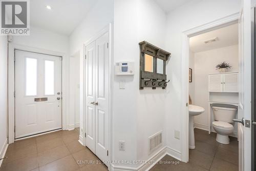 1864 Burnhamthorpe Road E, Mississauga, ON - Indoor