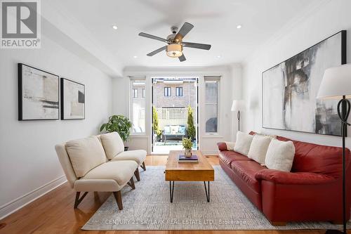 1864 Burnhamthorpe Road E, Mississauga, ON - Indoor Photo Showing Living Room