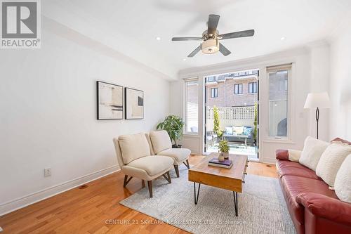 1864 Burnhamthorpe Road E, Mississauga, ON - Indoor Photo Showing Living Room