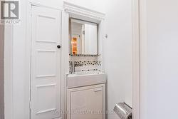Unique 2 piece powder room on main - 