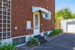 Separate Side Entrance - 