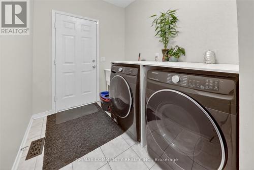154 Thicket Crescent, Pickering, ON - Indoor Photo Showing Laundry Room