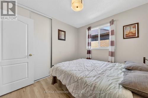 154 Thicket Crescent, Pickering, ON - Indoor Photo Showing Bedroom