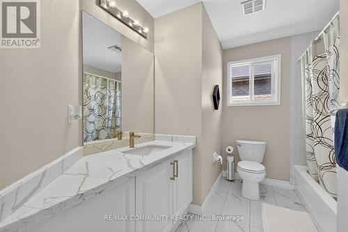 154 Thicket Crescent, Pickering, ON - Indoor Photo Showing Bathroom
