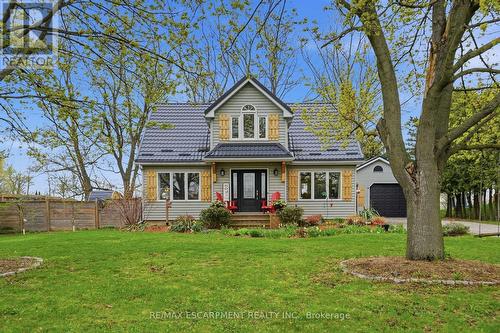 27 BLOSSOM AVENUE  Brantford, ON L3T 5L9