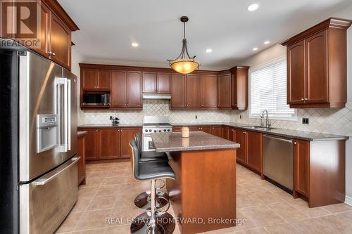 225 Ridgemere Court, Kitchener, ON - Indoor Photo Showing Kitchen