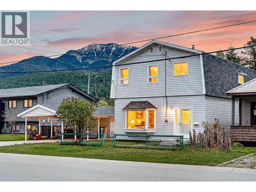 1162 5th Avenue  Fernie, BC V0B 1M0