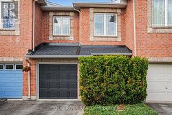 2064 DUNOLLIE CRESCENT Ottawa, ON K2W 1H6