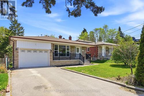 23 LOCHLEVEN DRIVE  Toronto, ON M1M 3R9