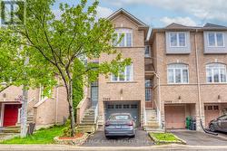 7086 FAIRMEADOW CRESCENT  Mississauga, ON L5N 8R5