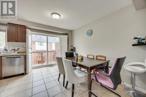 7086 Fairmeadow Crescent, Mississauga, ON - Indoor Photo Showing Dining Room