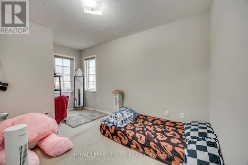 7086 Fairmeadow Crescent, Mississauga, ON - Indoor Photo Showing Bedroom