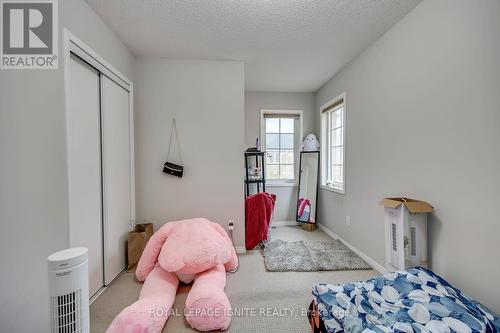 7086 Fairmeadow Crescent, Mississauga, ON - Indoor Photo Showing Bedroom