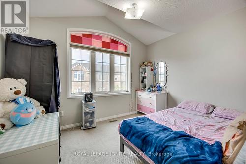 7086 Fairmeadow Crescent, Mississauga, ON - Indoor Photo Showing Bedroom