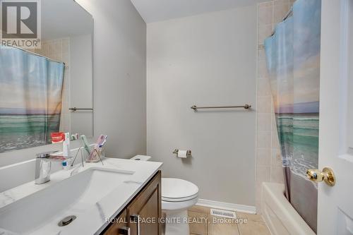 7086 Fairmeadow Crescent, Mississauga, ON - Indoor Photo Showing Bathroom