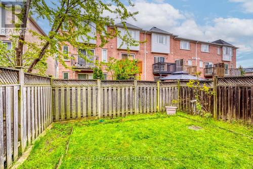 7086 Fairmeadow Crescent, Mississauga, ON - Outdoor