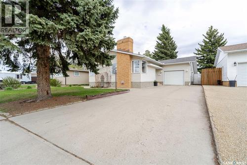 1325 King Crescent, Moose Jaw, SK - Outdoor