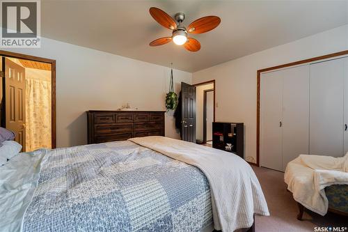 1325 King Crescent, Moose Jaw, SK - Indoor Photo Showing Bedroom