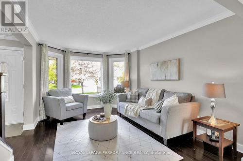 50 Picasso Drive, Ottawa, ON - Indoor Photo Showing Living Room