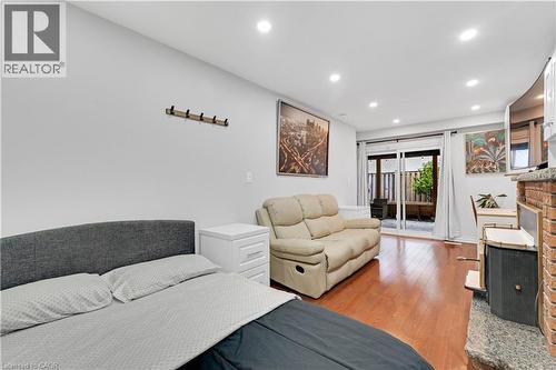 3460 Cawthra Road, Mississauga, ON - Indoor Photo Showing Living Room