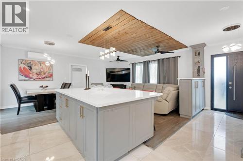 3460 Cawthra Road, Mississauga, ON - Indoor Photo Showing Kitchen