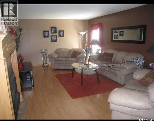 1101 109Th Avenue, Tisdale, SK - Indoor Photo Showing Living Room