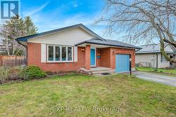 164 COLBORNE STREET W Kawartha Lakes, ON K9V 5Z8
