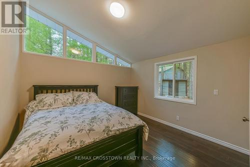 607 Juniper Drive, Gravenhurst, ON - Indoor Photo Showing Bedroom