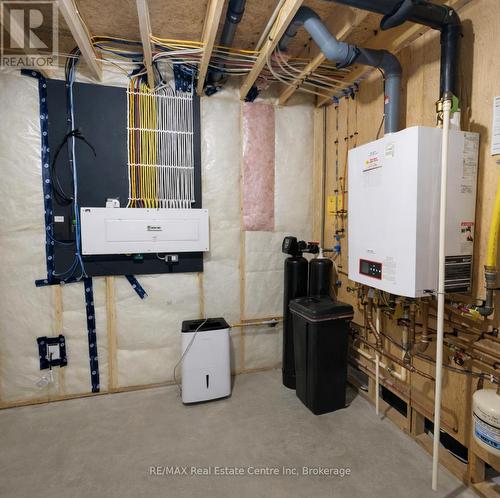 14 Faith Drive, Mapleton, ON - Indoor Photo Showing Basement