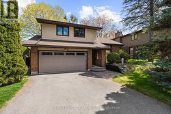 6 BYRD CRESCENT  Ottawa, ON K2L 2G5