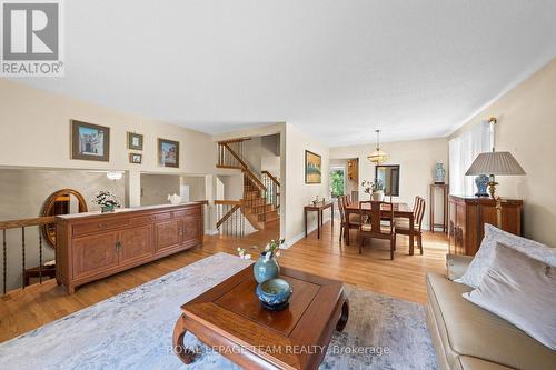 6 Byrd Crescent, Ottawa, ON - Indoor Photo Showing Living Room