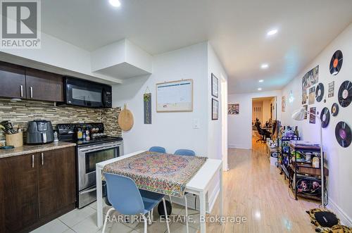 71 Willowbrook Road, Markham, ON - Indoor Photo Showing Kitchen